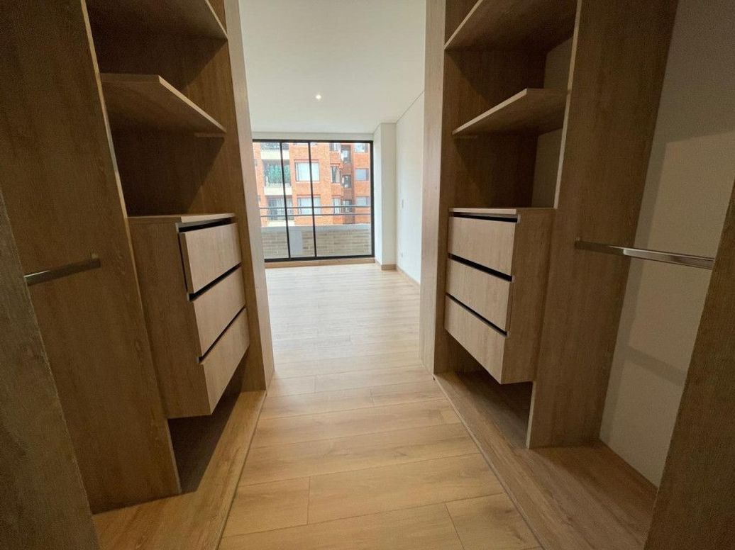 Apartamento de 1 alcoba en venta en Santa Barbara Occidental, Bogotá, 58 m² · foto 18 de 20
