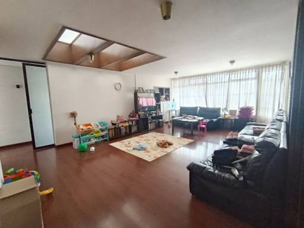 Casa de 10 alcobas en venta en Quinta Camacho, Bogotá, 1100 m² · foto 16 de 20