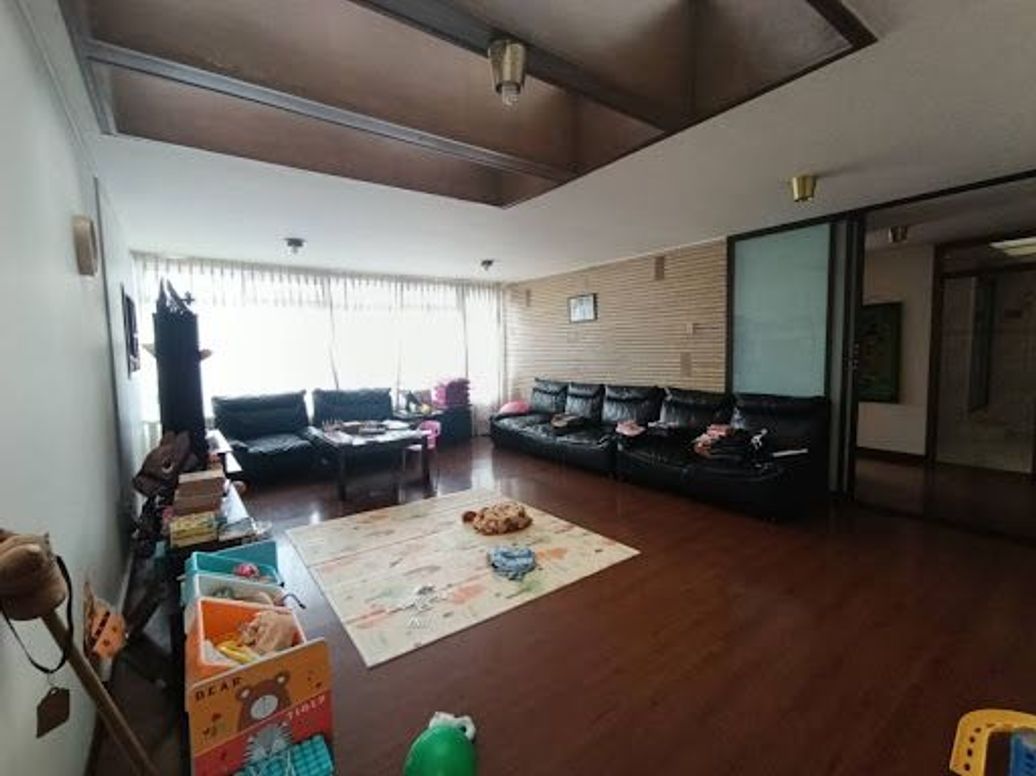 Casa de 10 alcobas en venta en Quinta Camacho, Bogotá, 1100 m² · foto 17 de 20