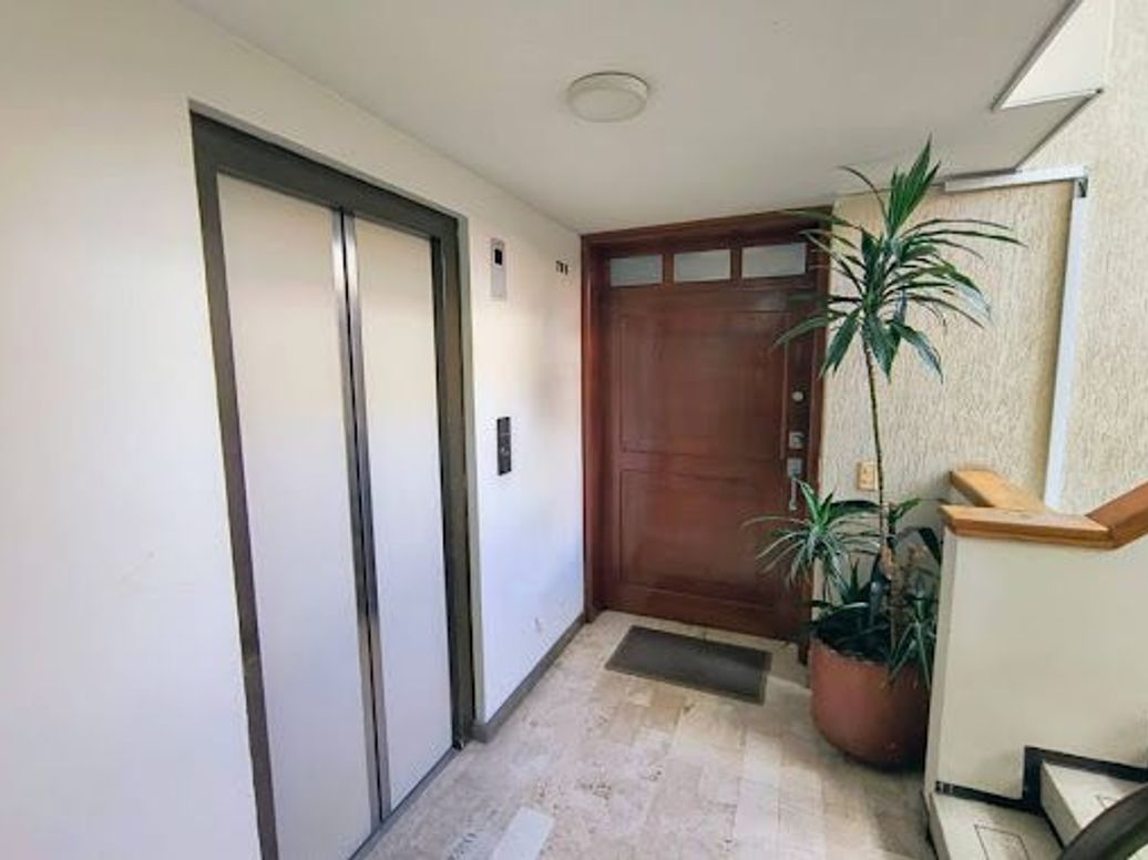 Apartamento de 4 alcobas en venta en Chico, Bogotá, 251 m² · foto 3 de 20