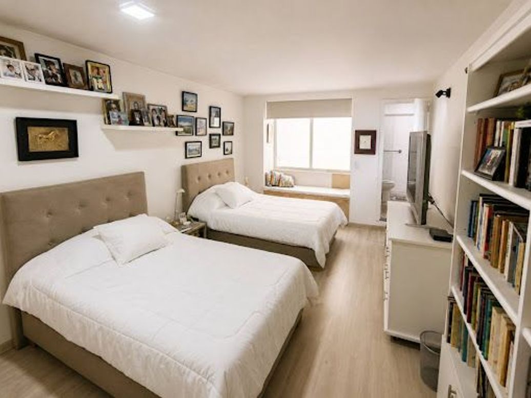 Apartamento de 4 alcobas en venta en Chico, Bogotá, 251 m² · foto 18 de 20