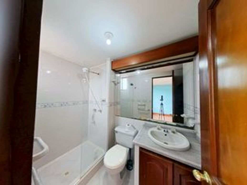 Apartamento de 3 alcobas en venta en Las Acasias, Bogotá, 90 m² · foto 14 de 15