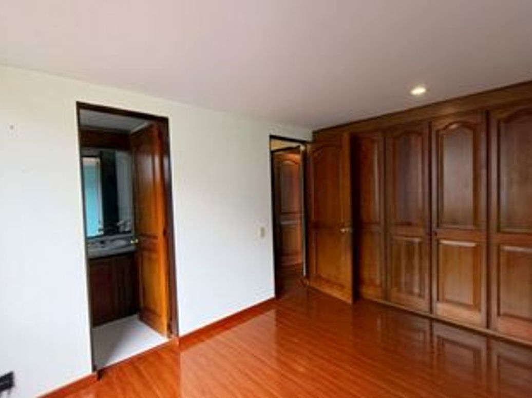 Apartamento de 3 alcobas en venta en Las Acasias, Bogotá, 90 m² · foto 8 de 15