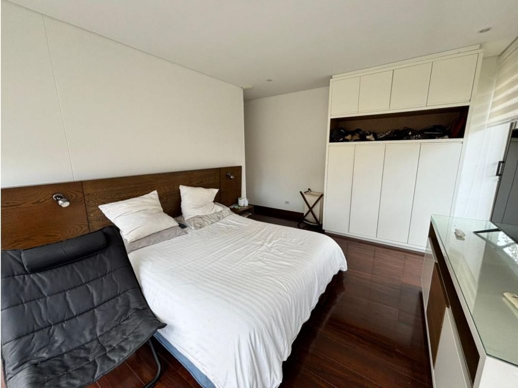 Apartamento de 3 alcobas en venta en San Patricio, Bogotá, 156 m² · foto 5 de 9