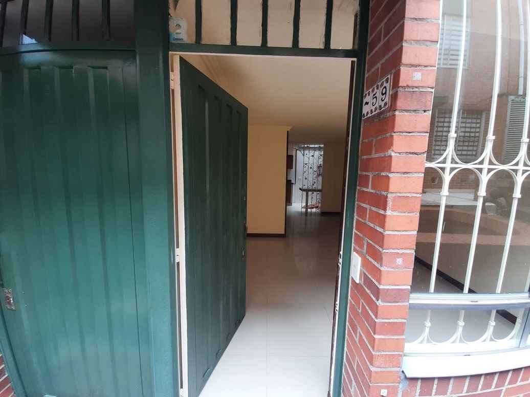 Casa de 3 alcobas en venta en Tuna Alta, Bogotá, 58 m² · foto 2 de 20