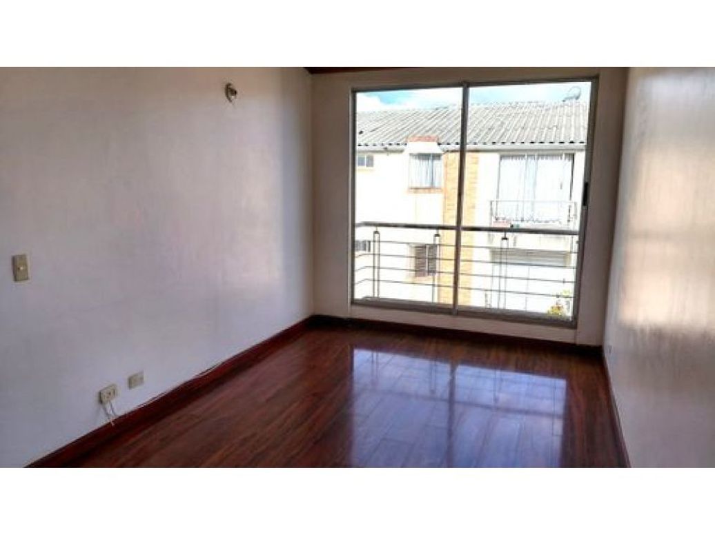 Apartamento de 3 alcobas en venta en Mirandela, Bogotá, 58 m² · foto 2 de 16