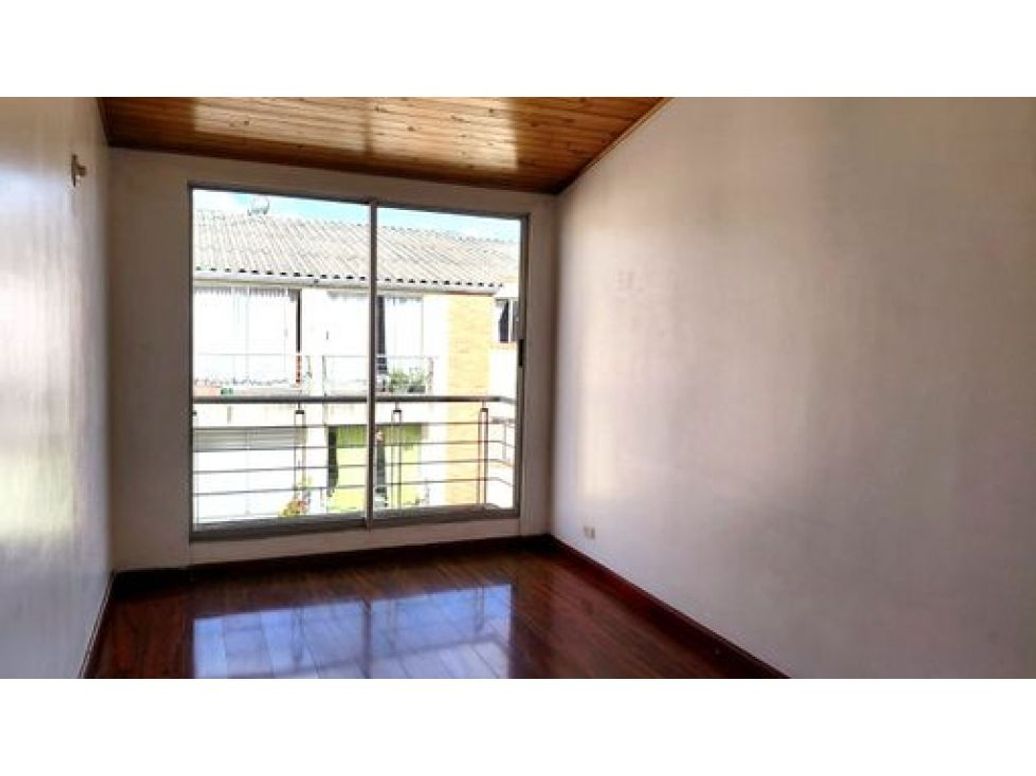 Apartamento de 3 alcobas en venta en Mirandela, Bogotá, 58 m² · foto 3 de 16