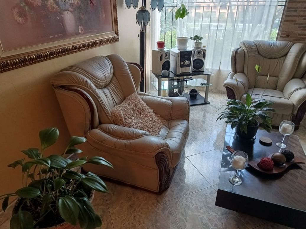 Apartamento de 3 alcobas en venta en Mallorca, Bogotá, 94 m² · foto 8 de 17