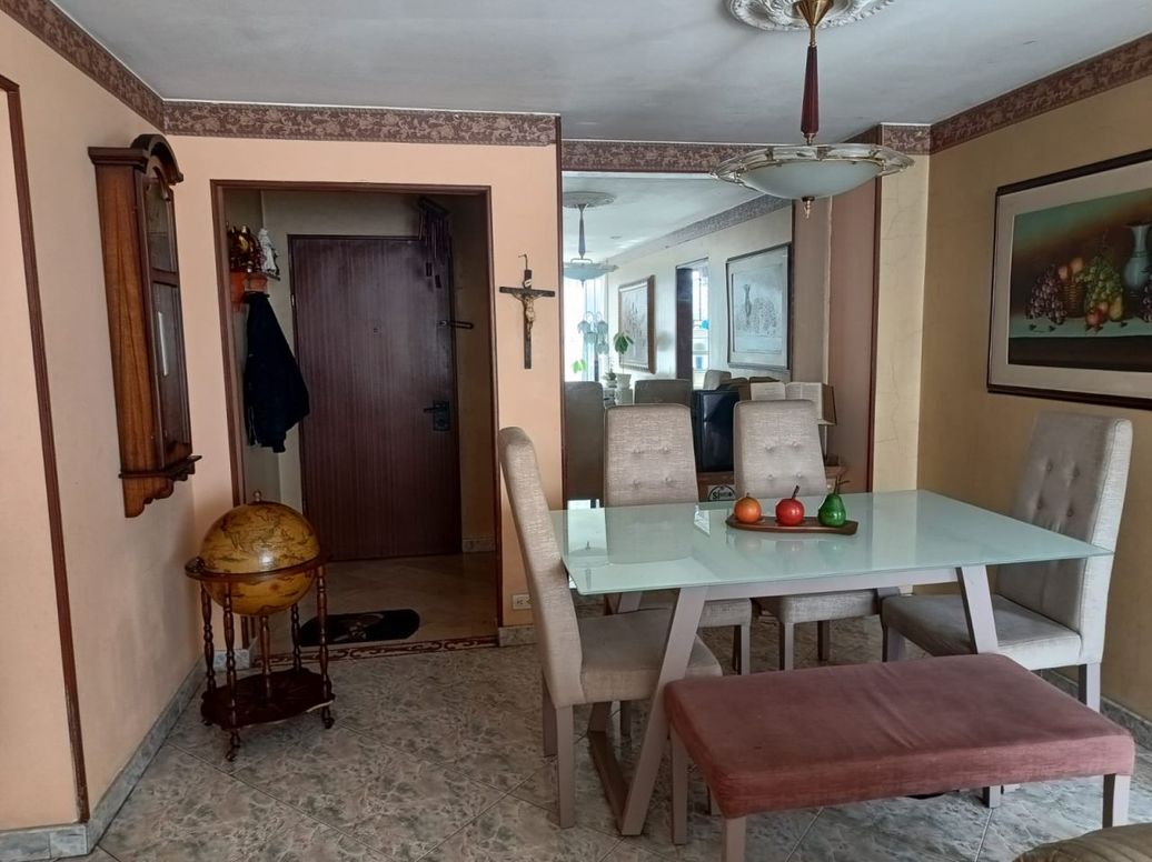 Apartamento de 3 alcobas en venta en Mallorca, Bogotá, 94 m² · foto 11 de 17