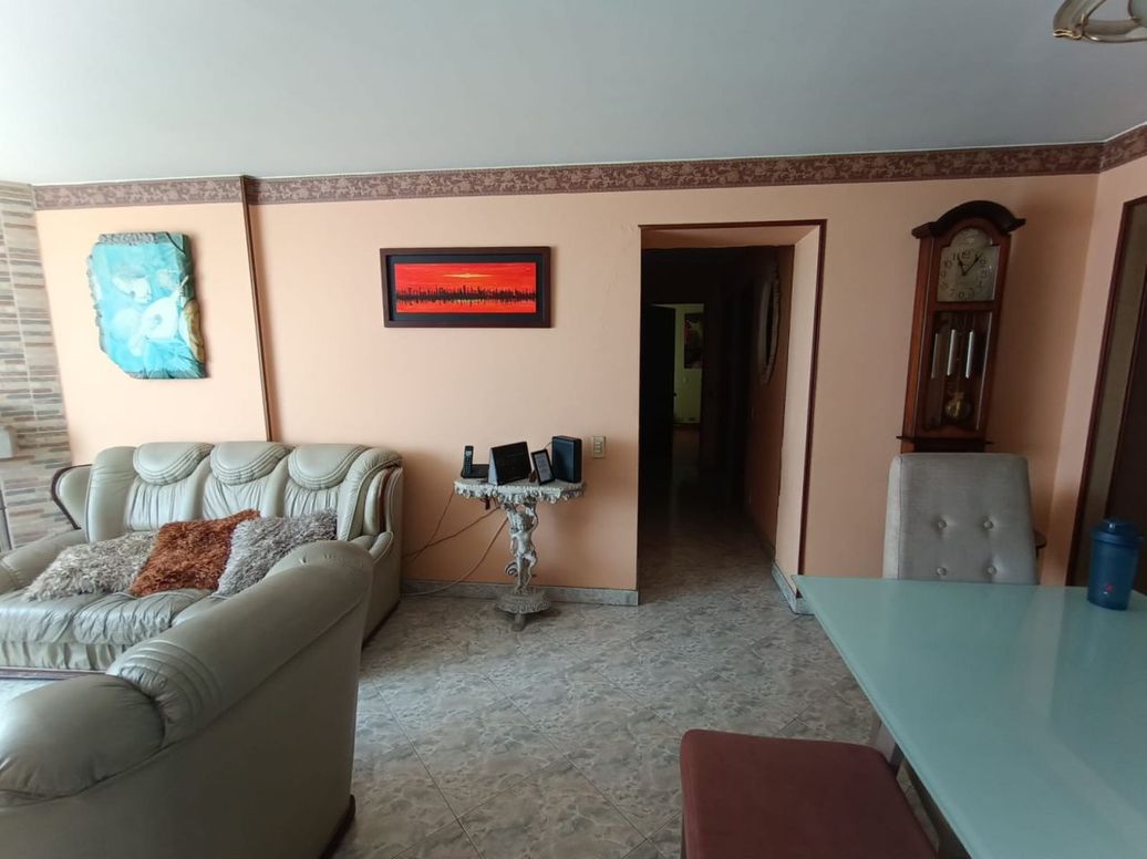 Apartamento de 3 alcobas en venta en Mallorca, Bogotá, 94 m² · foto 5 de 17
