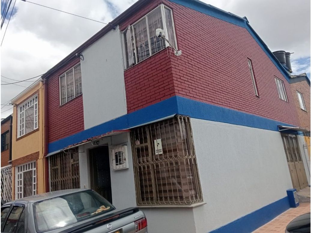 Casa de 4 alcobas en venta en Álamos Norte, Bogotá, 110 m² · foto 2 de 20