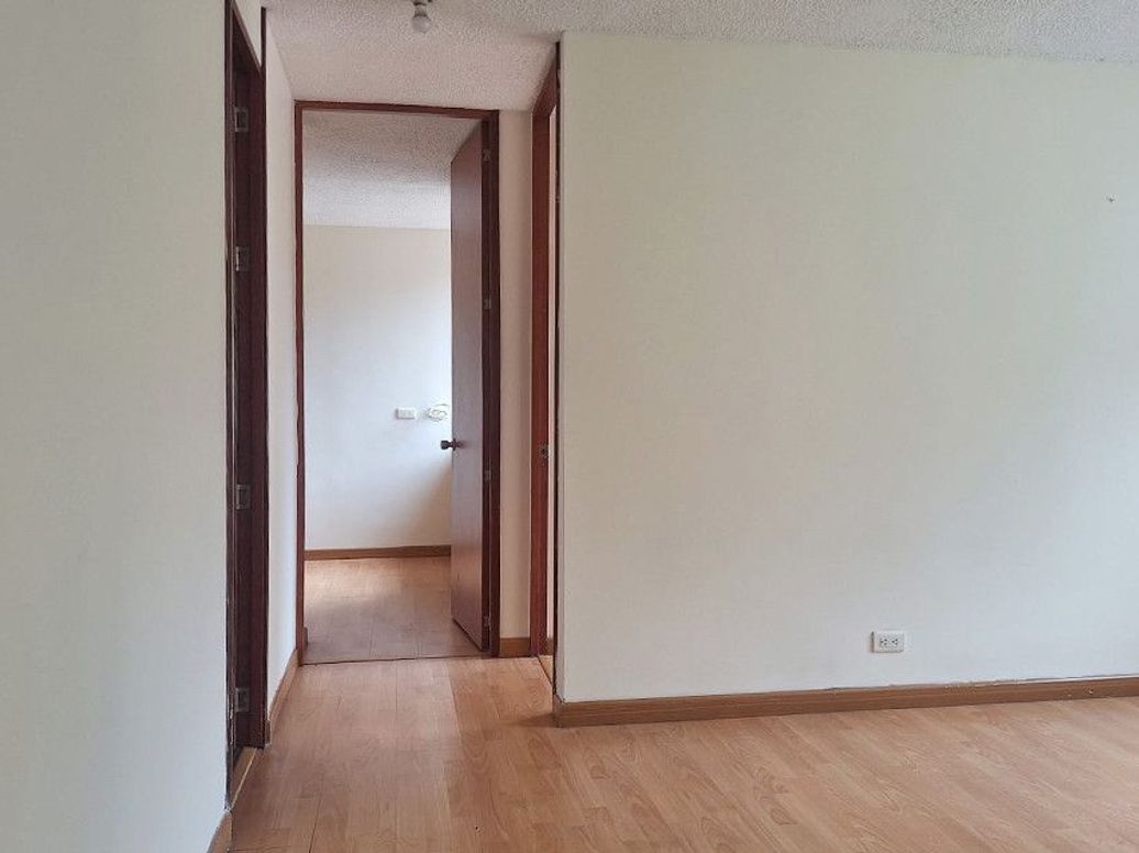 Apartamento de 2 alcobas en venta en Centro Engativa, Bogotá, 35 m² · foto 2 de 15