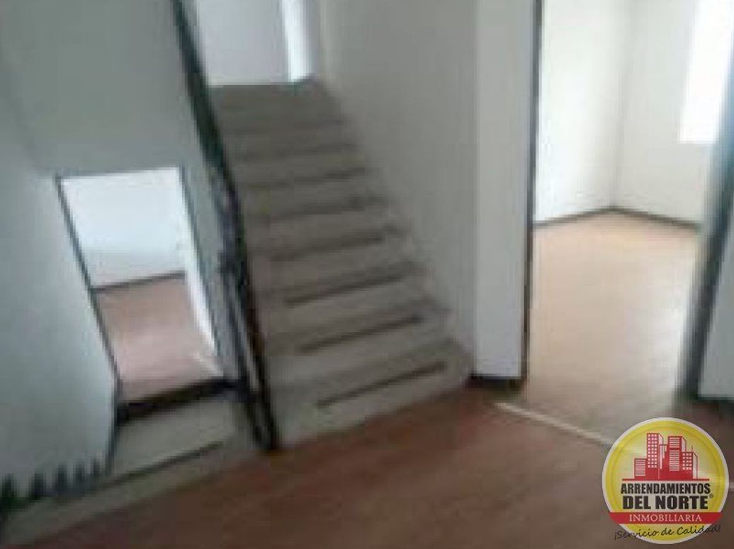 Casa de 7 alcobas en venta en Teusaquillo De Suba, Bogotá · foto 3 de 4