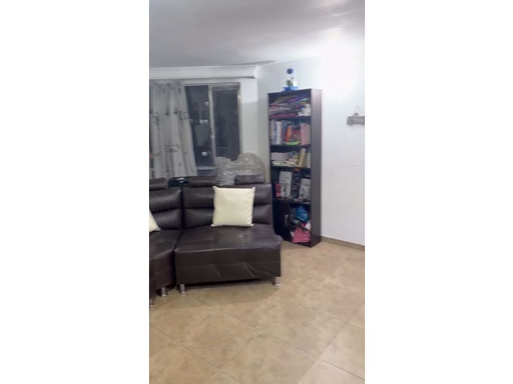 Apartamento de 3 alcobas en venta en El Ensueño, Bogotá, 62 m² · foto 2 de 17