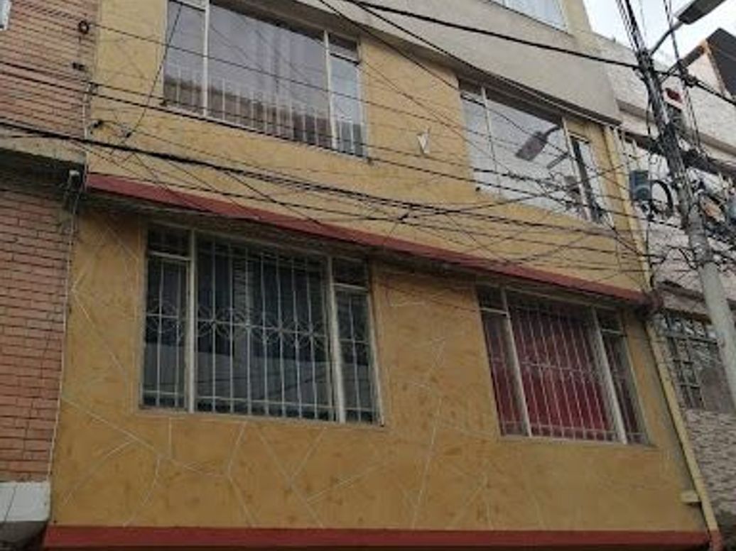 Casa de 10 alcobas en venta en El Portal De Patio Bonito, Bogotá, 385 m² · foto 2 de 19
