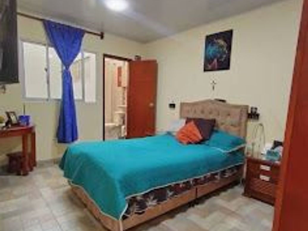 Casa de 10 alcobas en venta en El Portal De Patio Bonito, Bogotá, 385 m² · foto 3 de 19