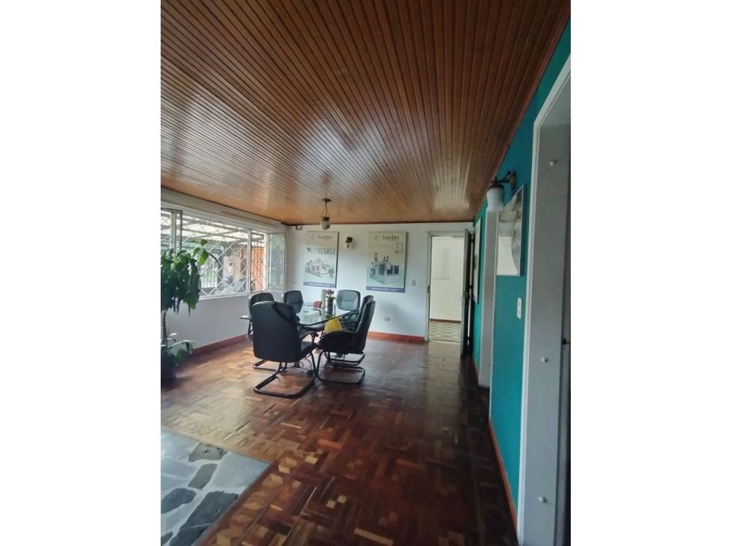 Casa de 4 alcobas en venta en Normandía, Bogotá, 217 m² · foto 6 de 20