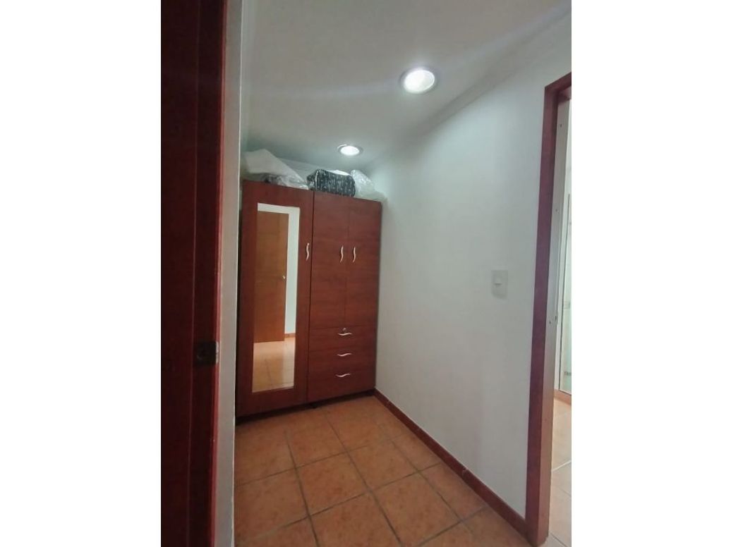 Casa de 4 alcobas en venta en Normandía, Bogotá, 217 m² · foto 18 de 20