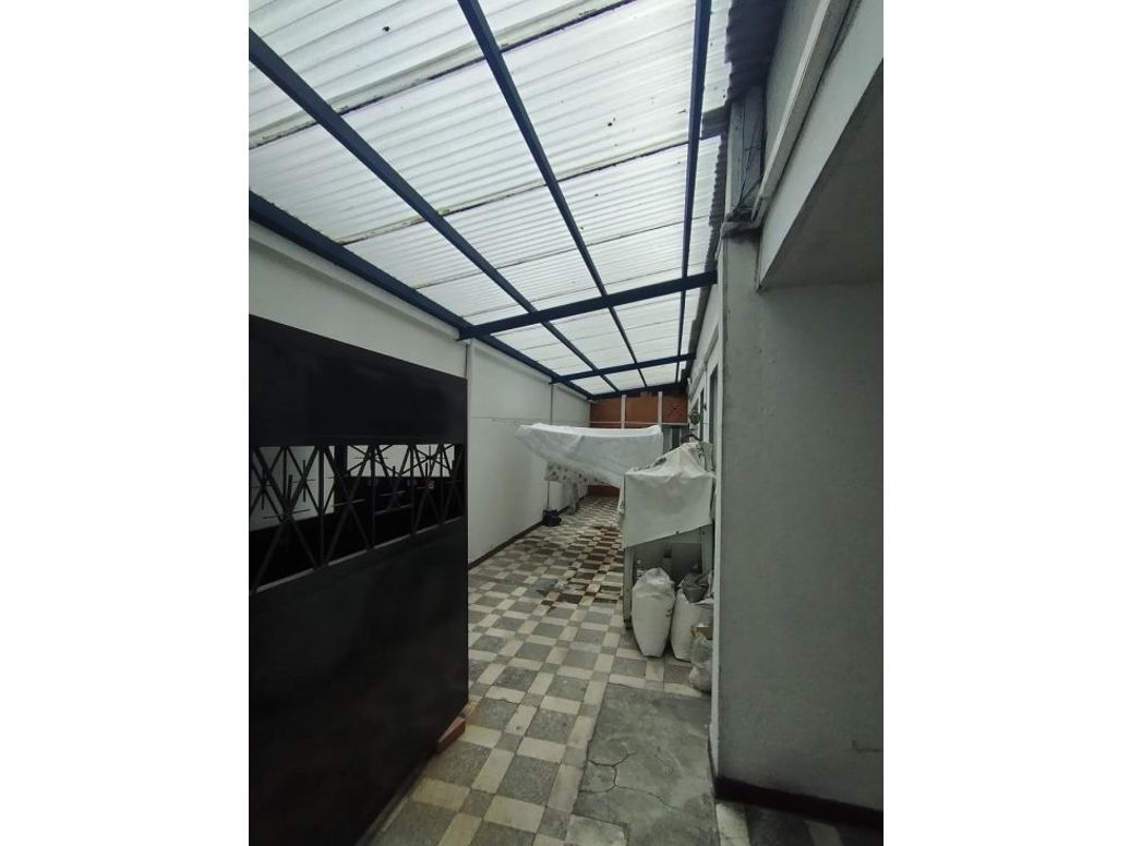 Casa de 4 alcobas en venta en Normandía, Bogotá, 217 m² · foto 9 de 20