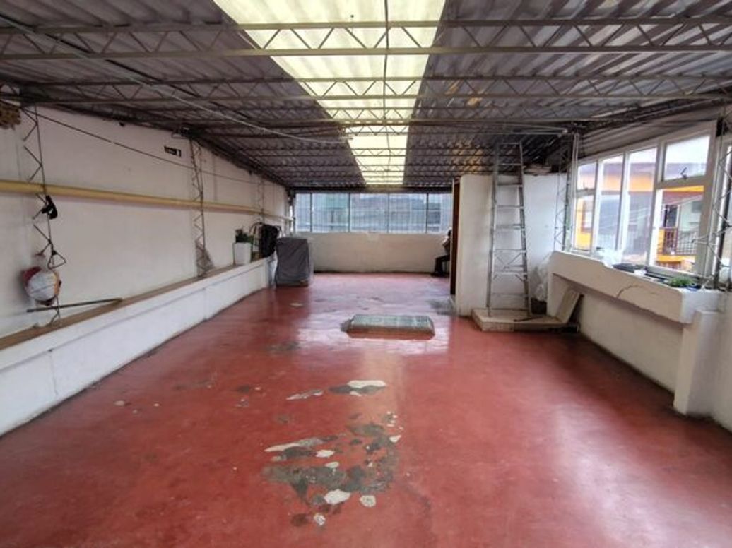 Casa de 8 alcobas en venta en Los Cerezos, Bogotá, 119 m² · foto 17 de 17