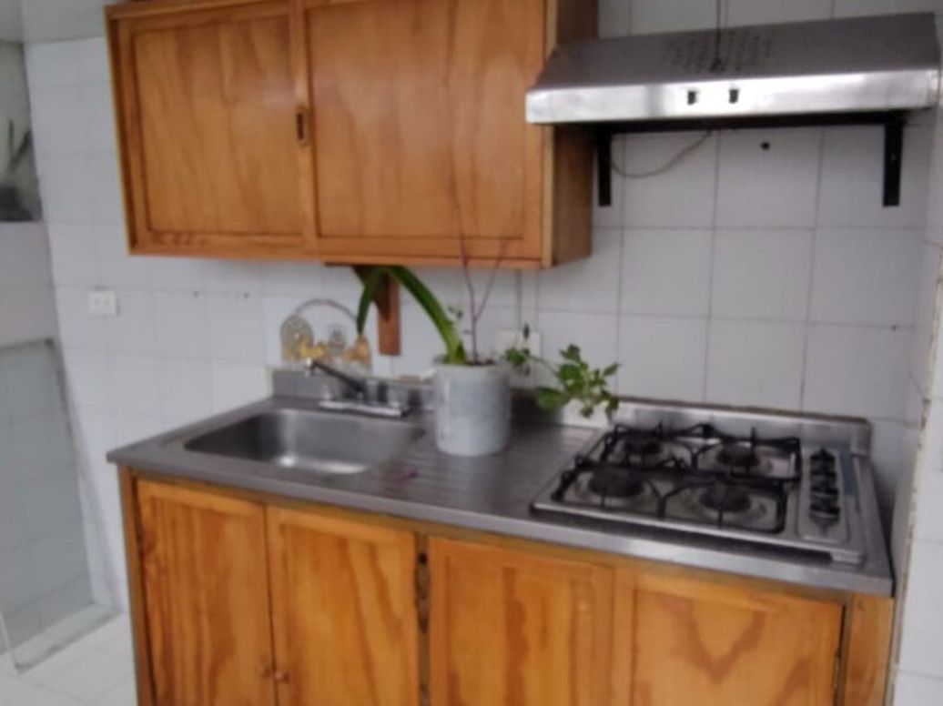 Casa de 8 alcobas en venta en Los Cerezos, Bogotá, 119 m² · foto 5 de 17