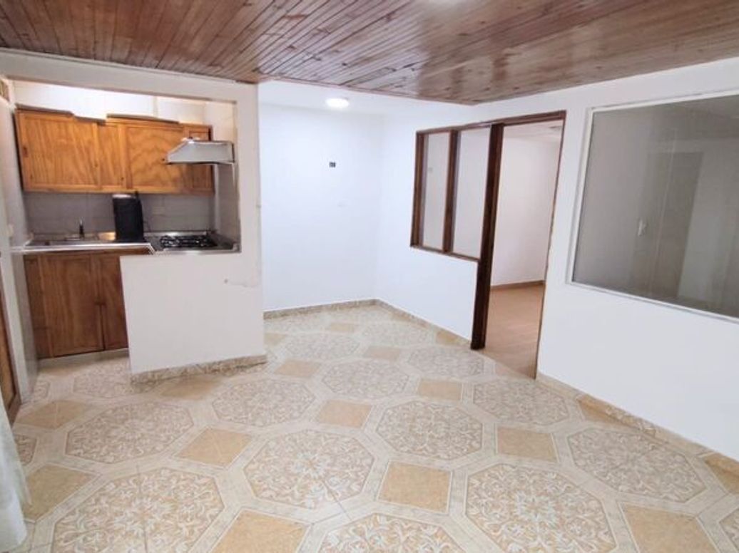 Casa de 8 alcobas en venta en Los Cerezos, Bogotá, 119 m² · foto 14 de 17