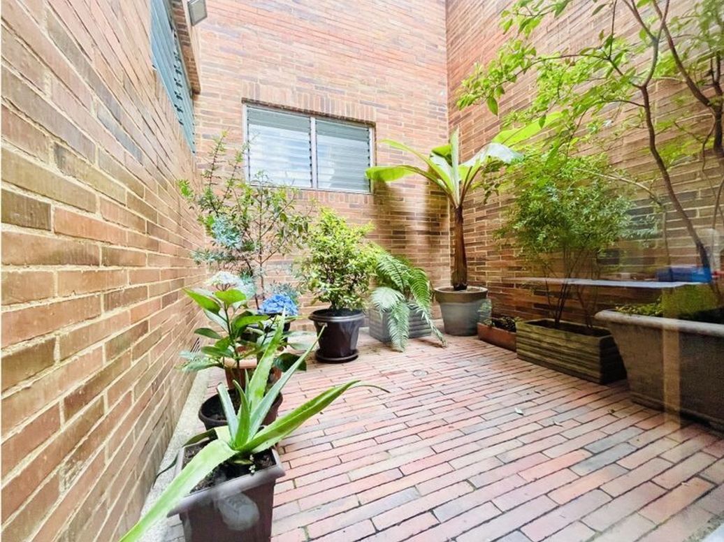 Apartamento de 1 alcoba en venta en El Refugio, Bogotá, 91 m² · foto 10 de 15
