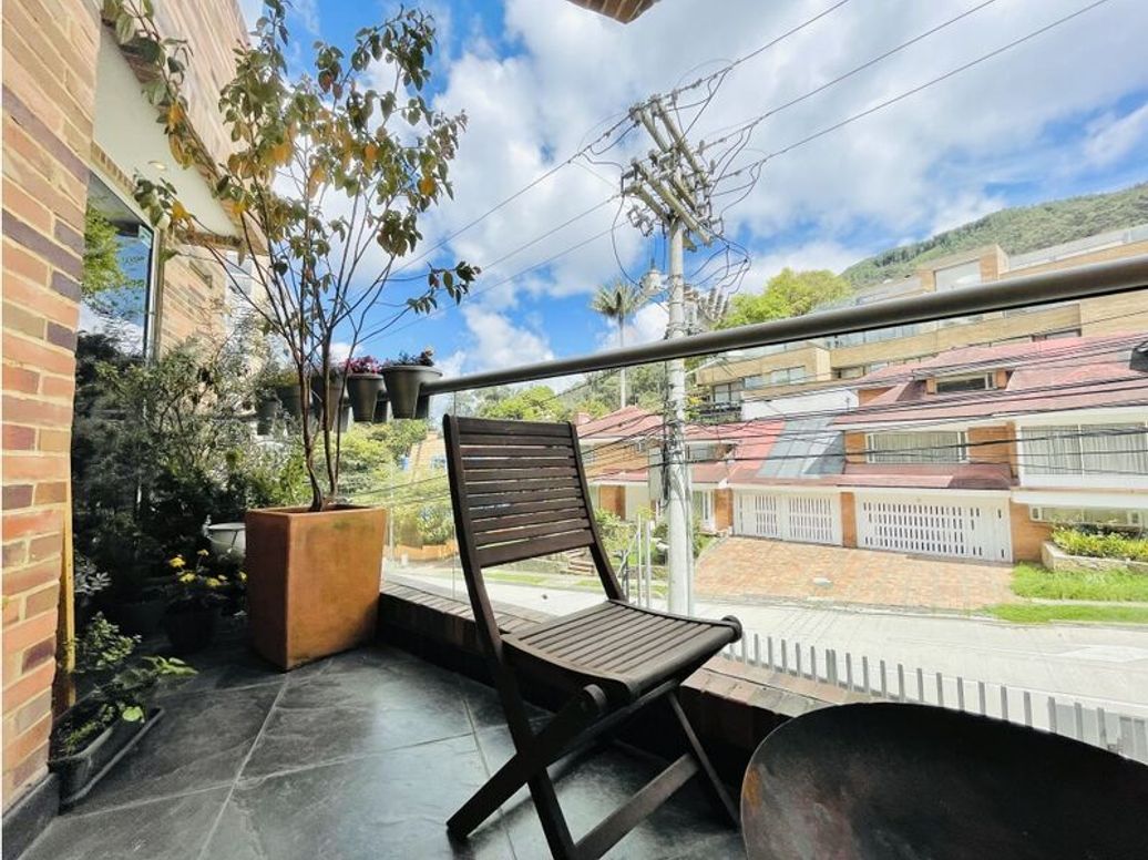 Apartamento de 1 alcoba en venta en El Refugio, Bogotá, 91 m² · foto 5 de 15