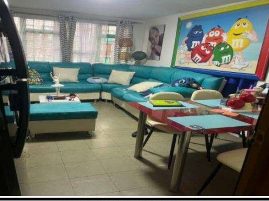 Casa de 10 alcobas en venta en Jazmin, Bogotá, 326 m² · foto 3 de 20