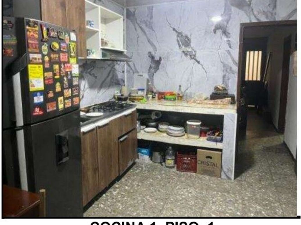 Casa de 10 alcobas en venta en Jazmin, Bogotá, 326 m² · foto 6 de 20