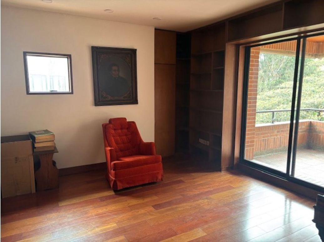 Apartamento de 3 alcobas en venta en Los Rosales, Bogotá, 260 m² · foto 2 de 14