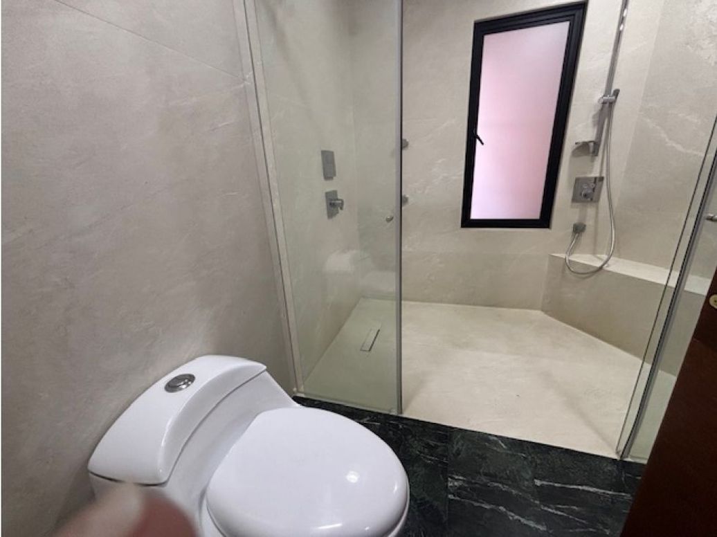 Apartamento de 3 alcobas en venta en Los Rosales, Bogotá, 260 m² · foto 14 de 14