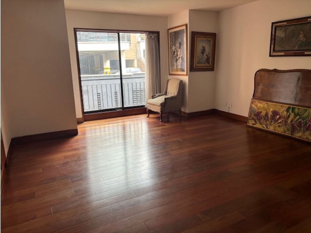 Apartamento de 3 alcobas en venta en Los Rosales, Bogotá, 260 m² · foto 11 de 14