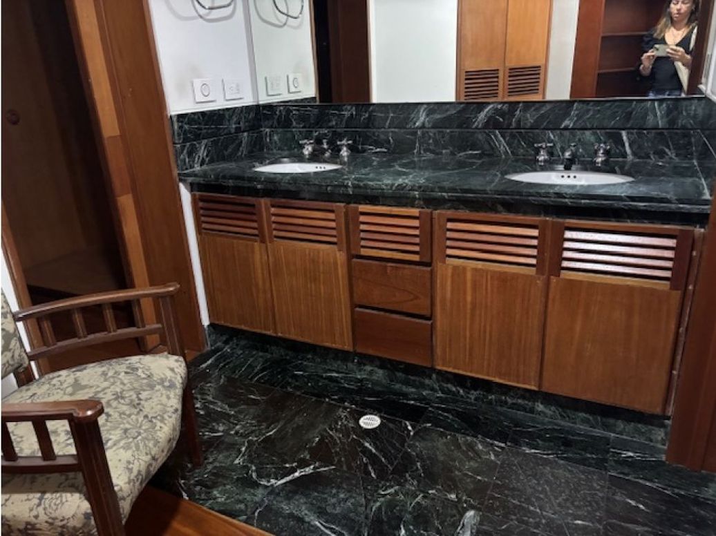 Apartamento de 3 alcobas en venta en Los Rosales, Bogotá, 260 m² · foto 12 de 14