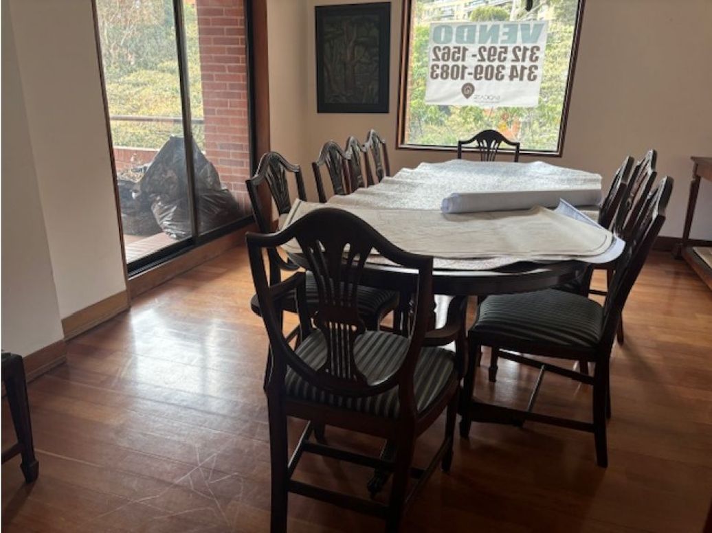 Apartamento de 3 alcobas en venta en Los Rosales, Bogotá, 260 m² · foto 3 de 14