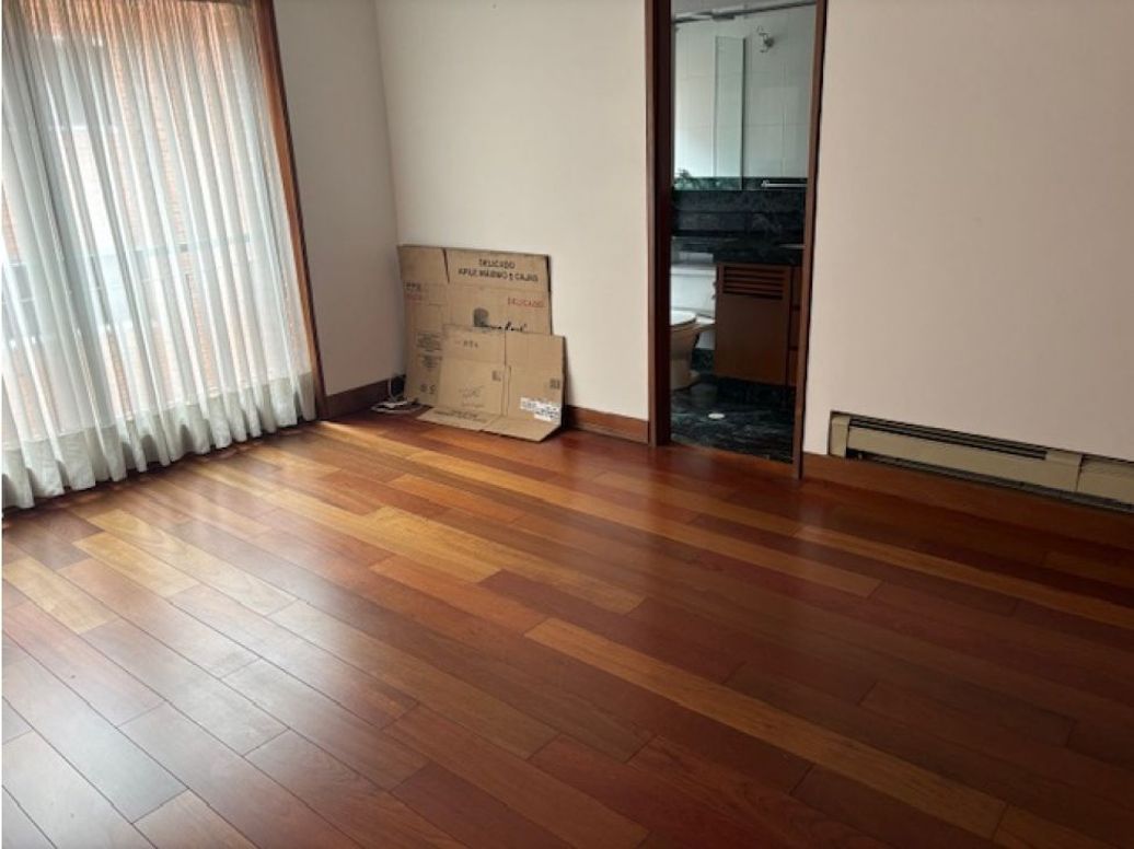 Apartamento de 3 alcobas en venta en Los Rosales, Bogotá, 260 m² · foto 9 de 14
