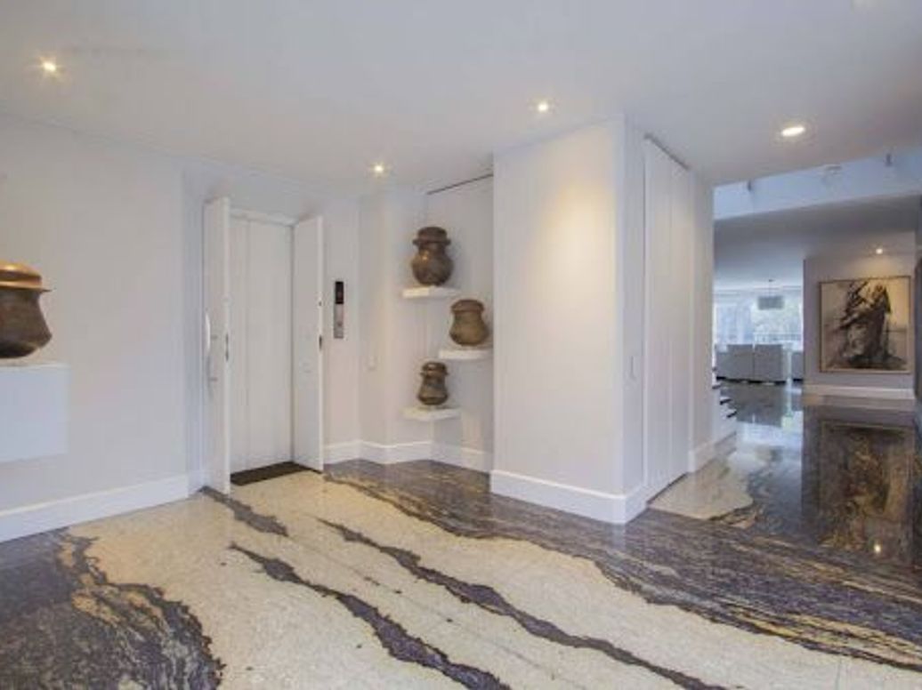 Apartamento de 2 alcobas en venta en Chico, Bogotá, 396 m² · foto 2 de 20