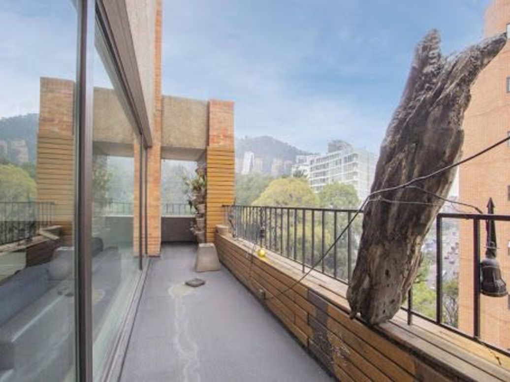 Apartamento de 2 alcobas en venta en Chico, Bogotá, 396 m² · foto 10 de 20