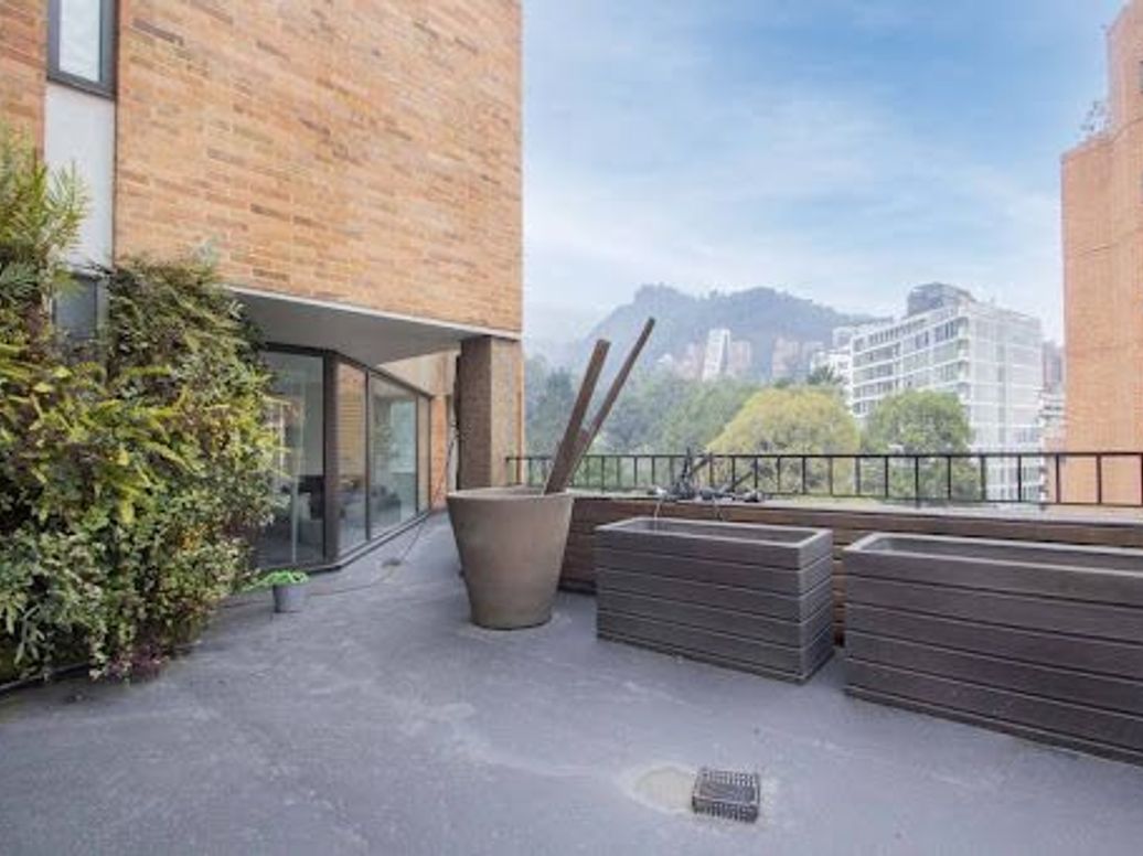 Apartamento de 2 alcobas en venta en Chico, Bogotá, 396 m² · foto 12 de 20