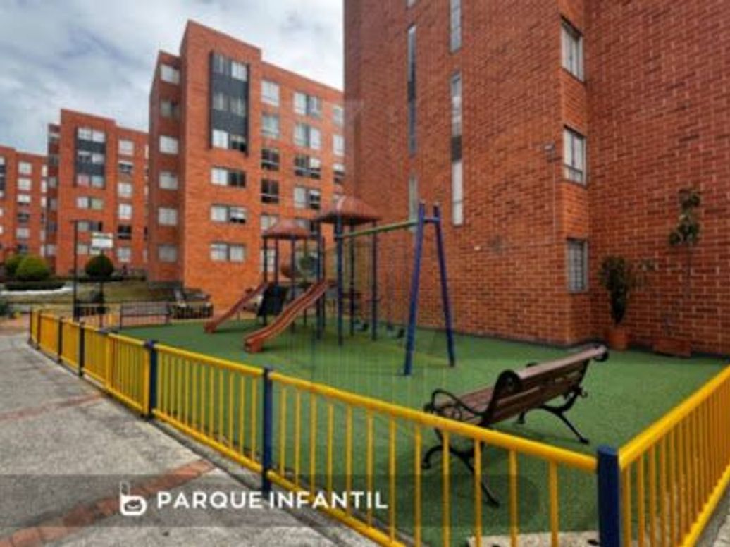 Apartamento de 2 alcobas en venta en Gratamira, Bogotá, 53 m² · foto 2 de 14