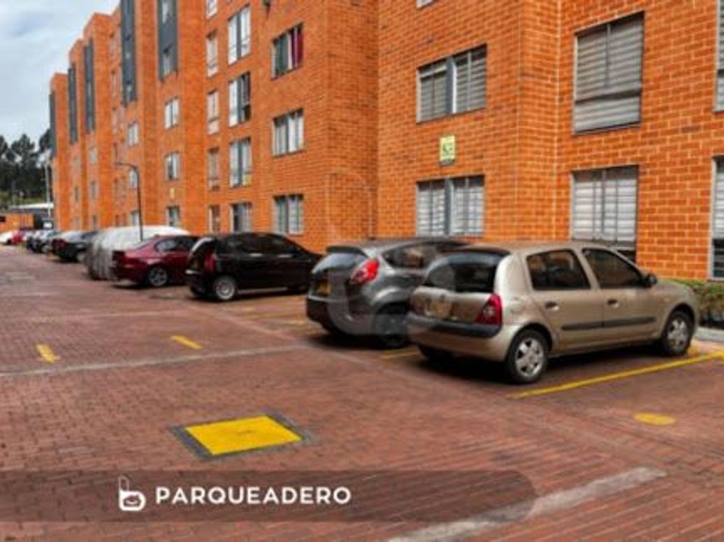 Apartamento de 2 alcobas en venta en Gratamira, Bogotá, 53 m² · foto 3 de 14
