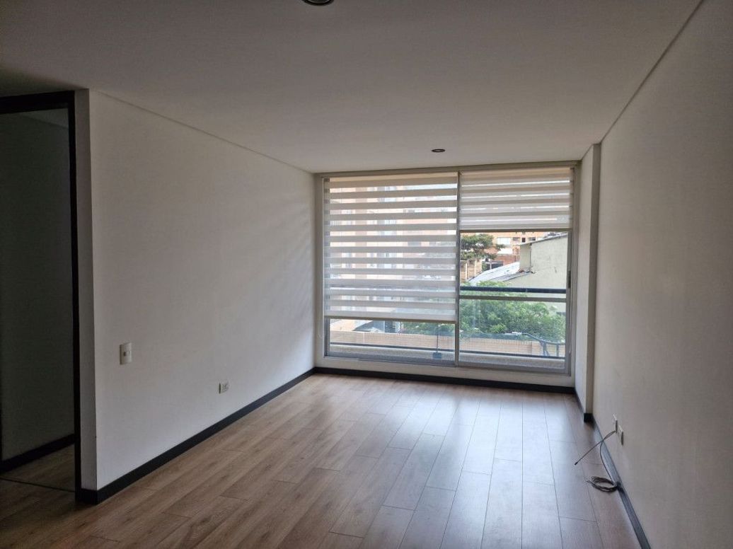 Apartamento de 2 alcobas en arriendo en Cedro Narvaez, Bogotá, 74 m² · foto 2 de 19