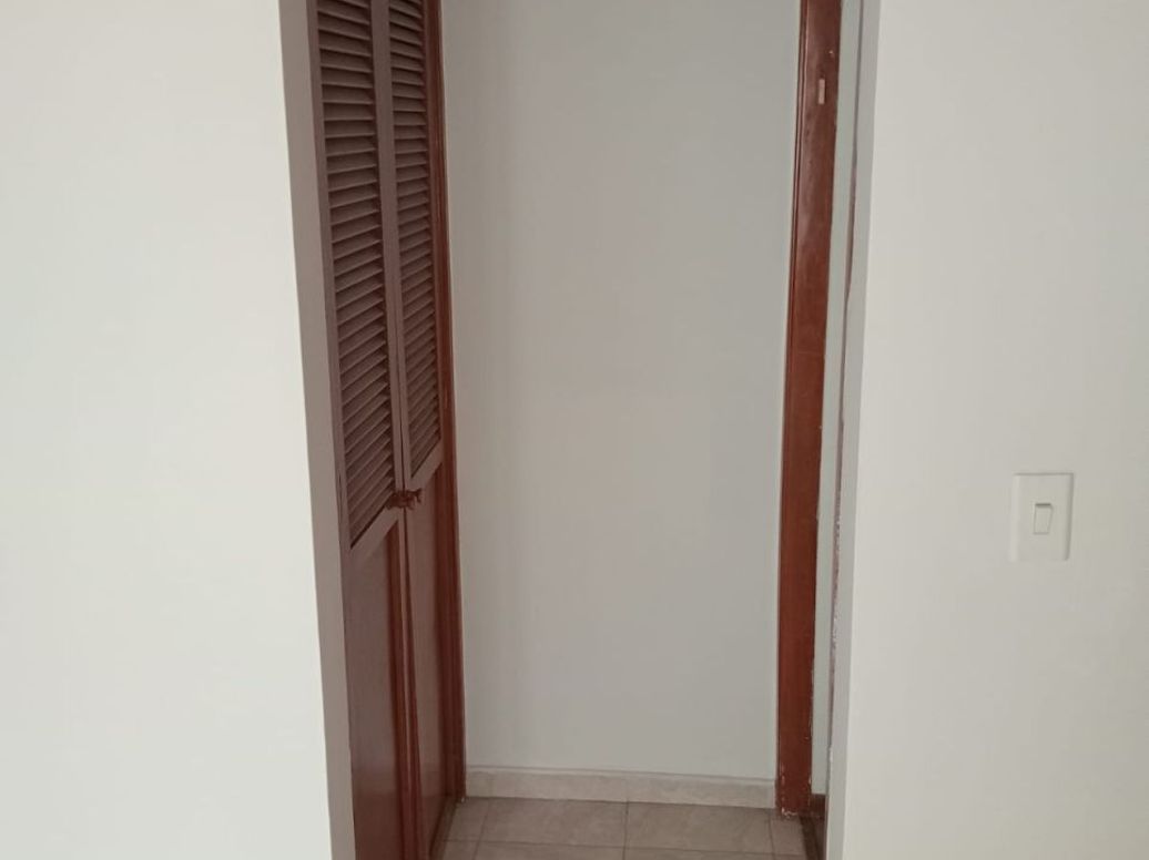 Apartamento de 2 alcobas en venta en La Emilia, Bogotá, 65 m² · foto 4 de 13