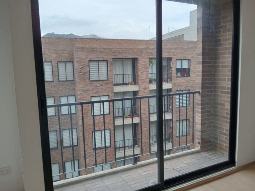 Apartaestudio en venta en Santa Fe, Bogotá, 34 m² · foto 3 de 20