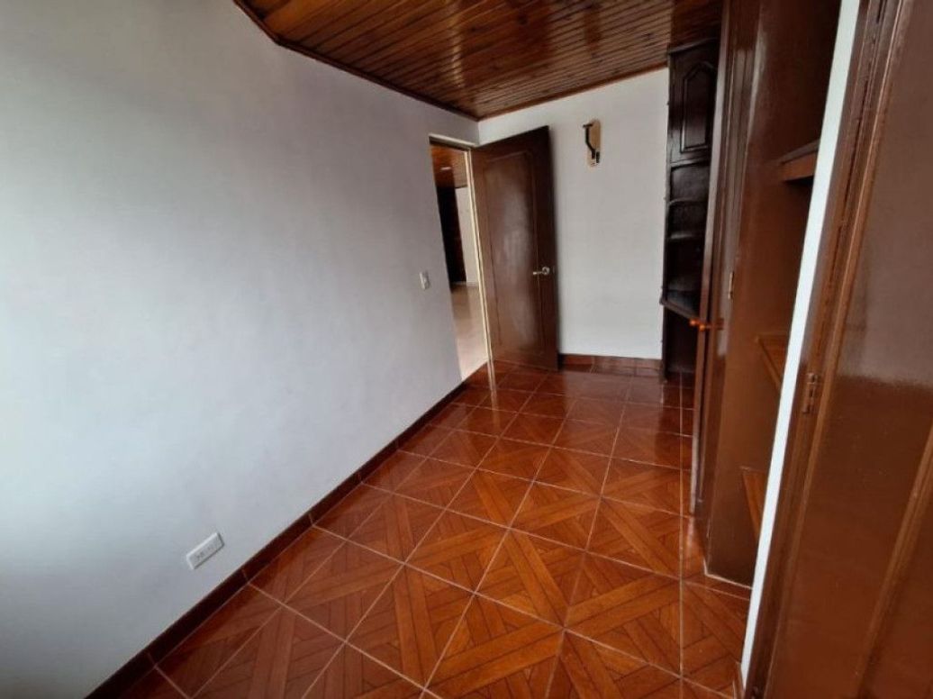Apartamento de 3 alcobas en venta en Ciudad Jardín Sur, Bogotá, 63 m² · foto 5 de 10