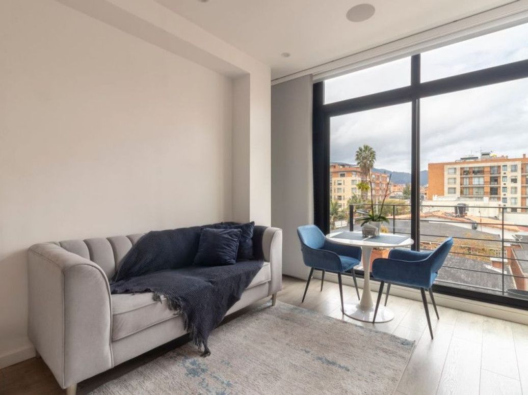 Apartamento de 1 alcoba en venta en Santa Barbara Occidental, Bogotá, 57 m² · foto 2 de 16