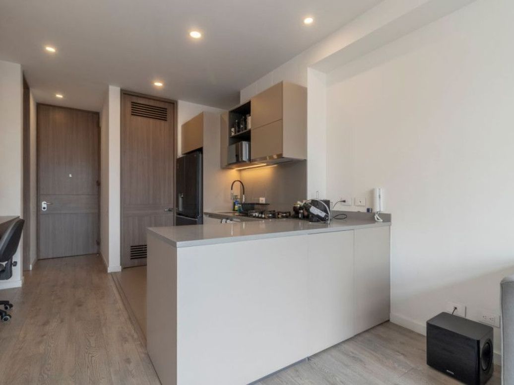 Apartamento de 1 alcoba en venta en Santa Barbara Occidental, Bogotá, 57 m² · foto 4 de 16