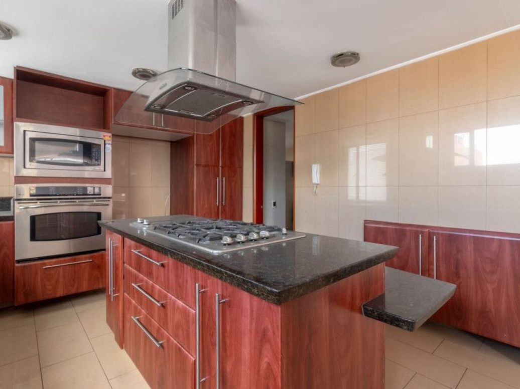 Apartamento de 5 alcobas en arriendo en Santa Barbara Occidental, Bogotá, 340 m² · foto 11 de 20