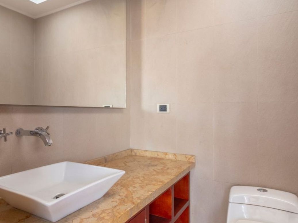 Apartamento de 5 alcobas en arriendo en Santa Barbara Occidental, Bogotá, 340 m² · foto 17 de 20