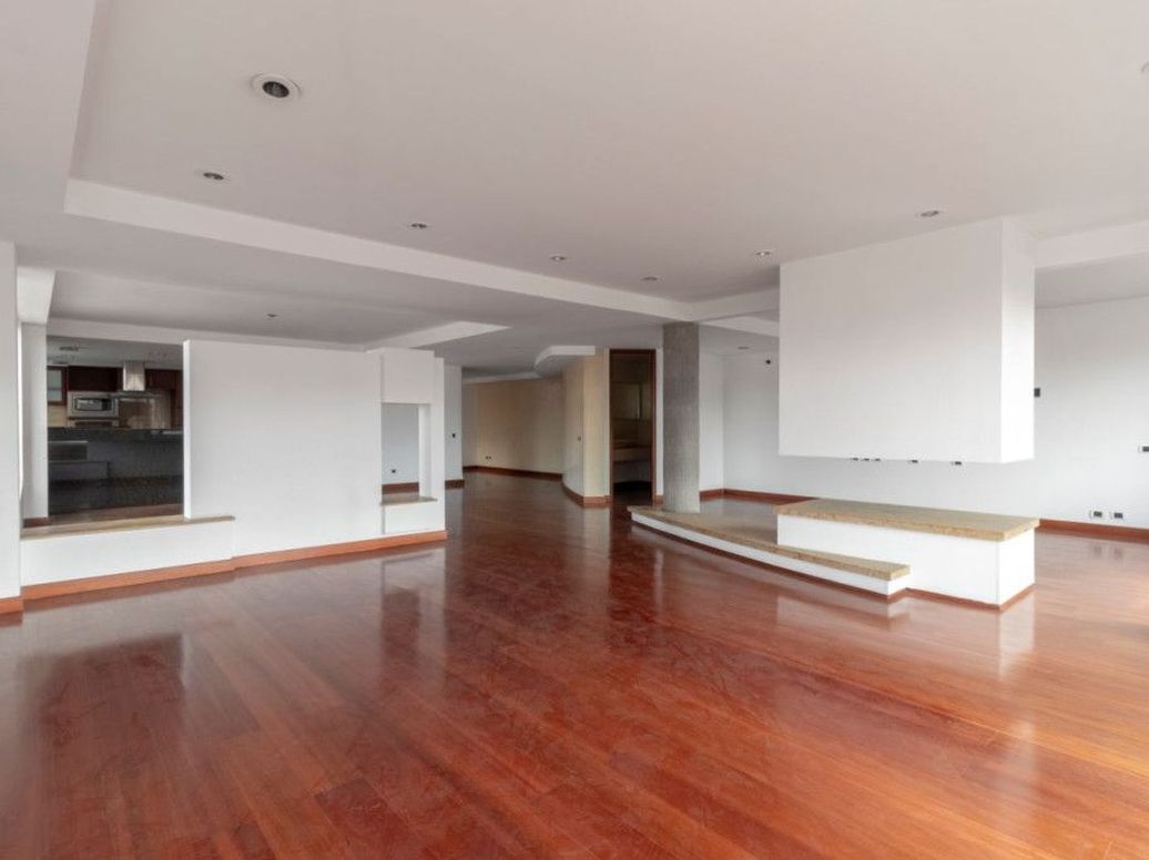 Apartamento de 5 alcobas en venta en Santa Barbara Occidental, Bogotá, 340 m² · foto 7 de 20